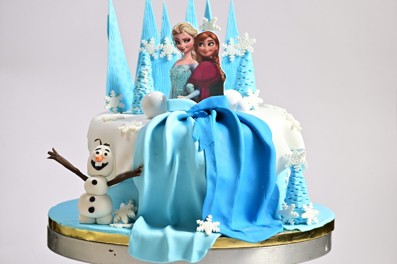 Frozen Fantasy Theme Cake